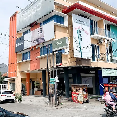 Karins Guesthouse Syariah Redpartner
